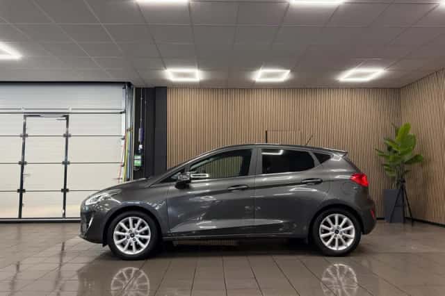 Ford Fiesta (2018) thumbnail 2