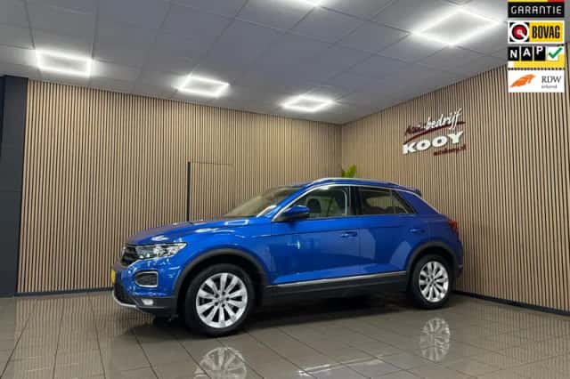 Volkswagen T-Roc (2018) thumbnail 1