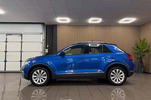 Volkswagen T-Roc (2018) thumbnail 2