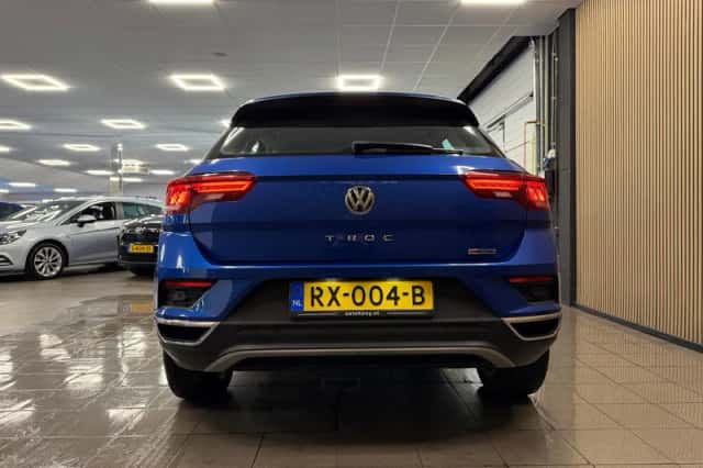 Volkswagen T-Roc (2018) thumbnail 4
