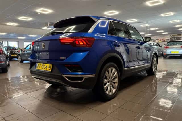 Volkswagen T-Roc (2018) thumbnail 6