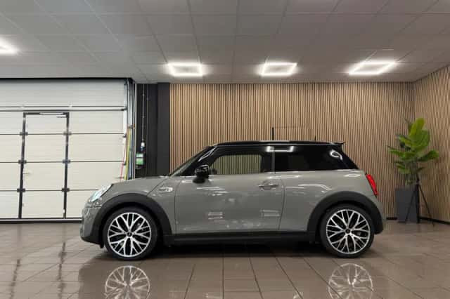 MINI Mini (2017) thumbnail 2