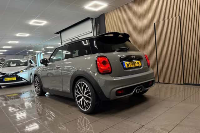 MINI Mini (2017) thumbnail 3