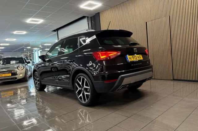 SEAT Arona (2020) thumbnail 3