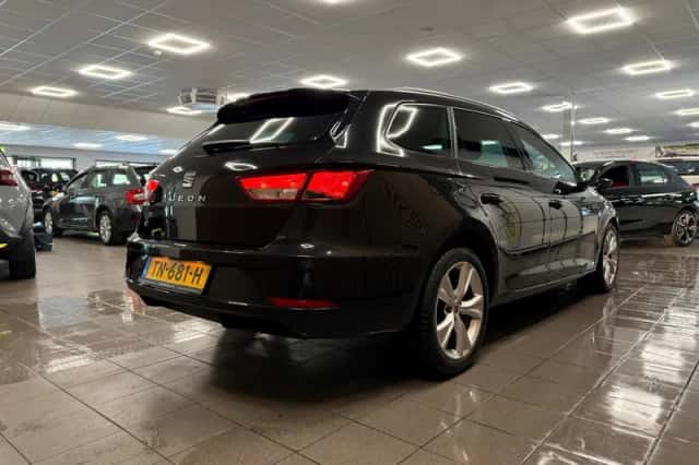 SEAT Leon (2018) thumbnail 6