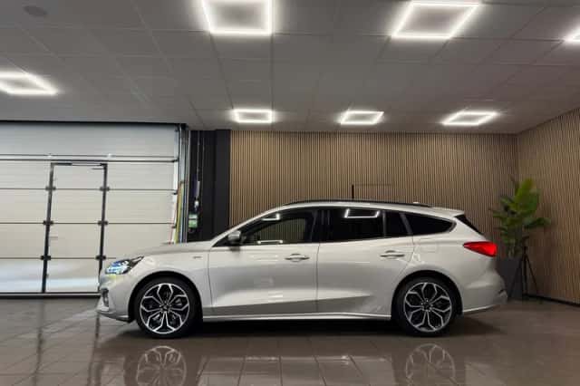 Ford Focus (2019) thumbnail 2