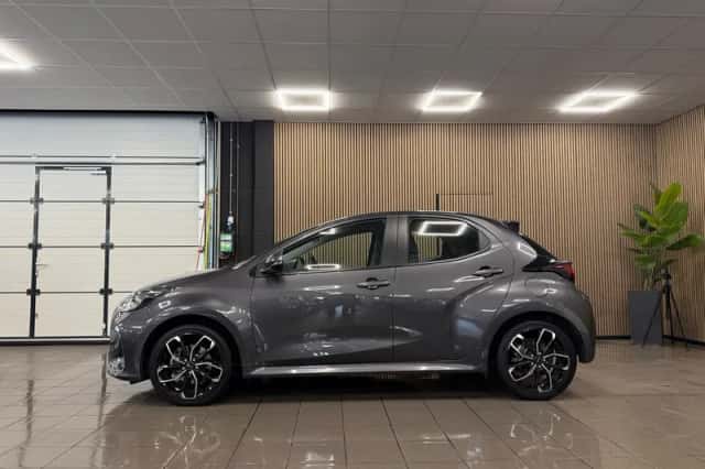 Toyota Yaris (2023) thumbnail 2