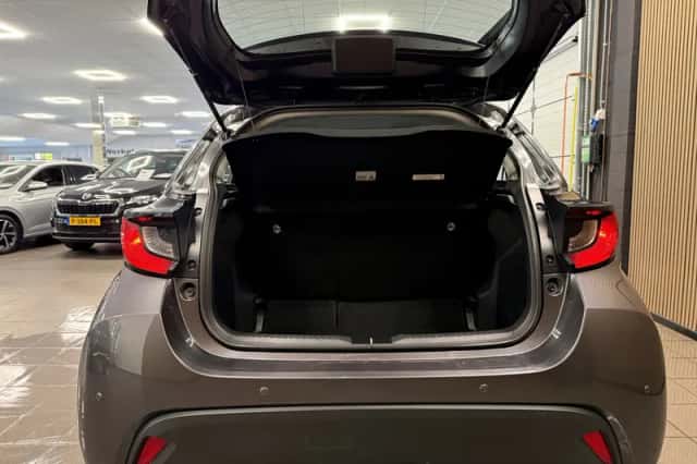 Toyota Yaris (2023) thumbnail 5