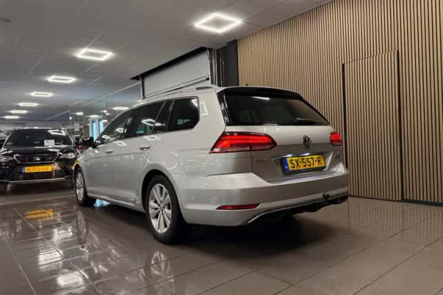 Volkswagen Golf (2018) thumbnail 3