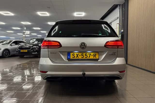 Volkswagen Golf (2018) thumbnail 4