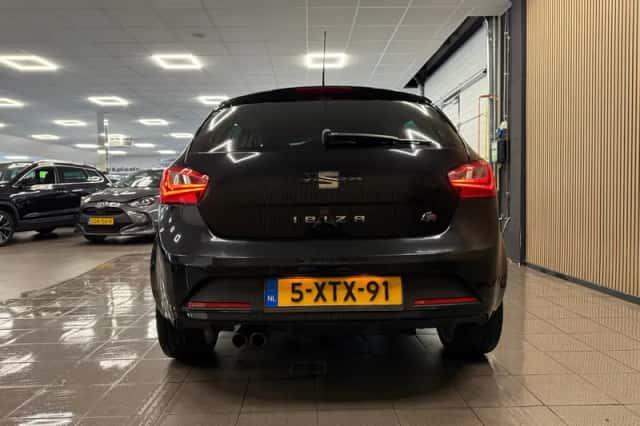 SEAT Ibiza (2015) thumbnail 4
