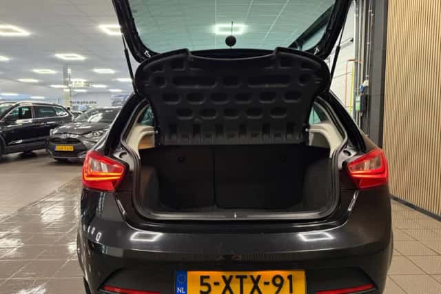 SEAT Ibiza (2015) thumbnail 5