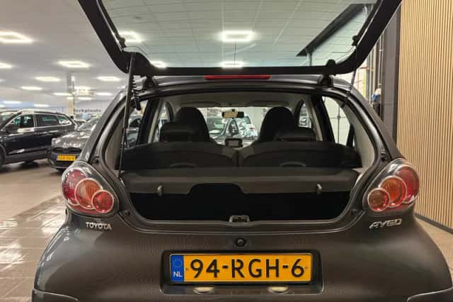 Toyota Aygo (2011) thumbnail 5