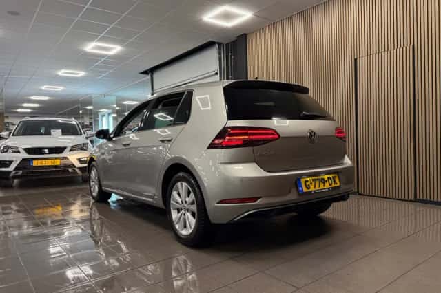 Volkswagen Golf (2019) thumbnail 3
