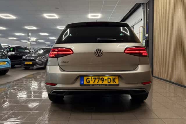 Volkswagen Golf (2019) thumbnail 4