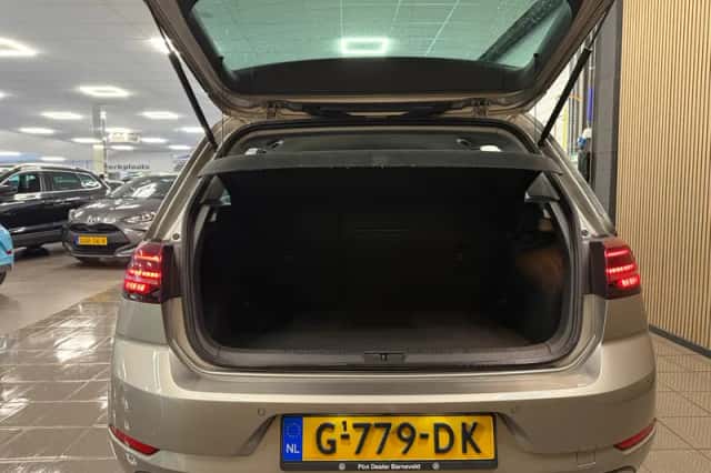 Volkswagen Golf (2019) thumbnail 5