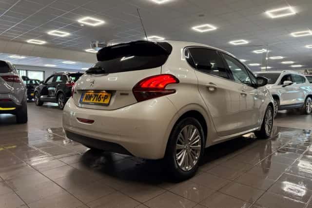 Peugeot 208 (2017) thumbnail 6
