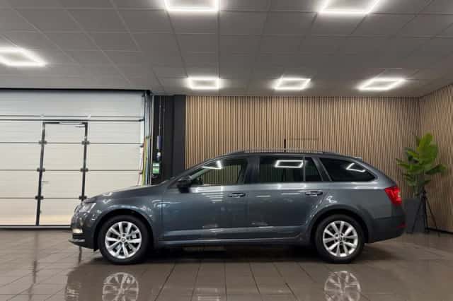 Škoda Octavia (2018) thumbnail 2