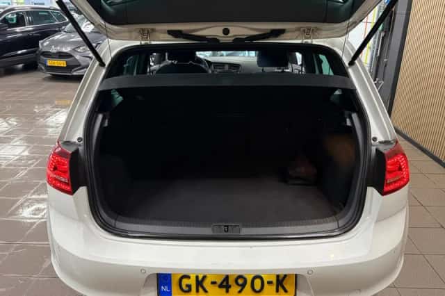 Volkswagen Golf (2015) thumbnail 5