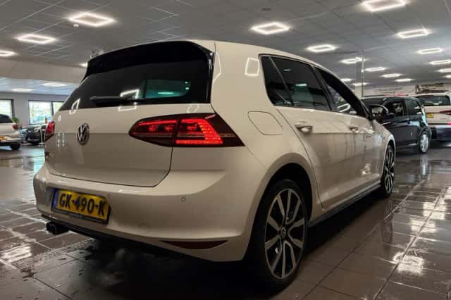 Volkswagen Golf (2015) thumbnail 6
