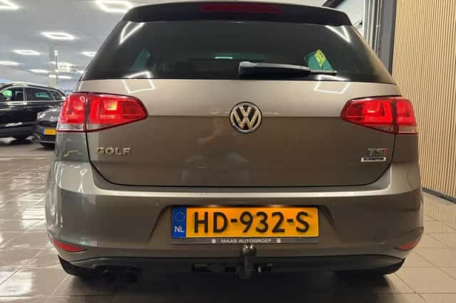 Volkswagen Golf (2015) thumbnail 4