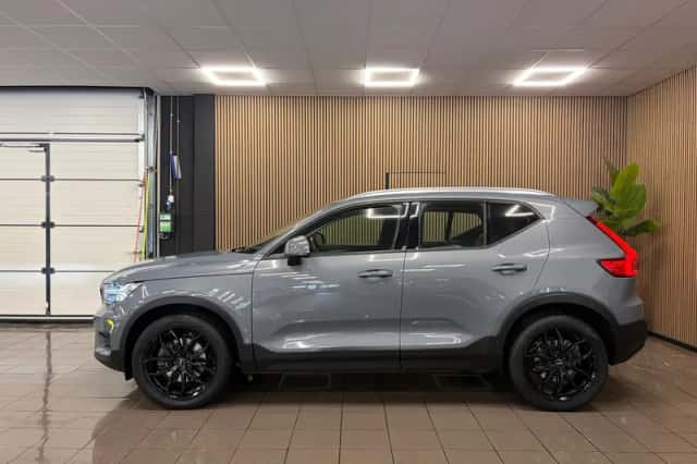 Volvo XC40 (2020) thumbnail 2