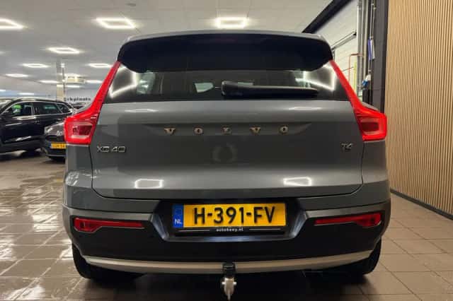 Volvo XC40 (2020) thumbnail 3