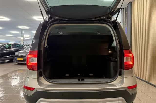 Škoda Yeti (2015) thumbnail 5