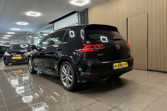 Volkswagen Golf (2014) thumbnail 3