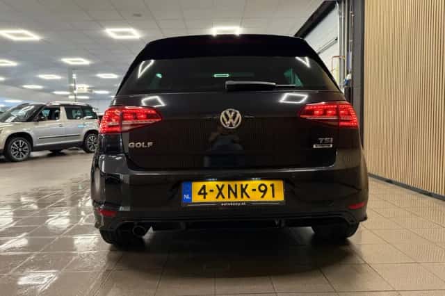 Volkswagen Golf (2014) thumbnail 4