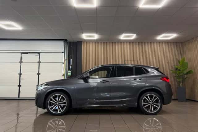 BMW X2 (2021) thumbnail 2