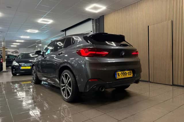 BMW X2 (2021) thumbnail 3