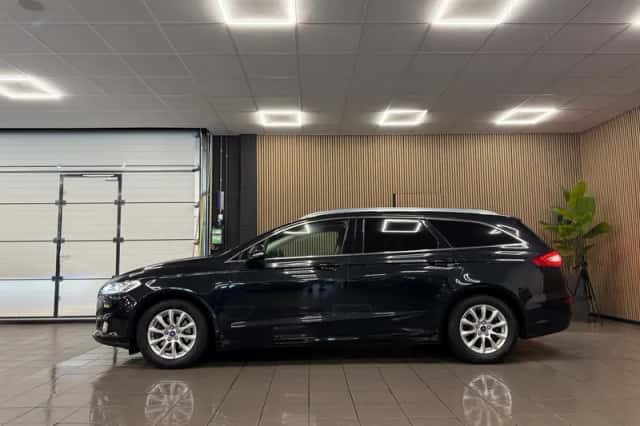 Ford Mondeo (2015) thumbnail 2