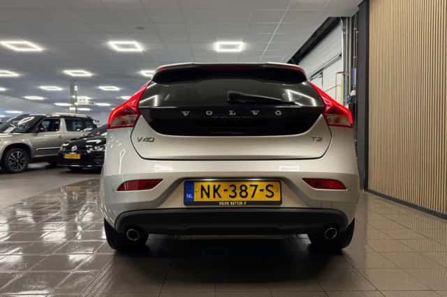 Volvo V40 (2017) thumbnail 4
