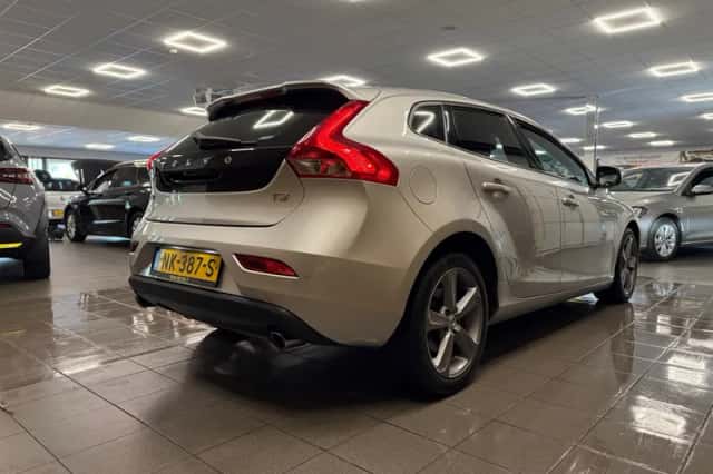 Volvo V40 (2017) thumbnail 6