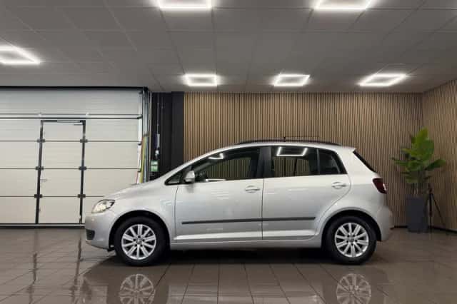 Volkswagen Golf (2012) thumbnail 2