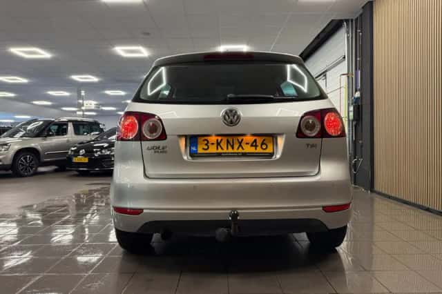 Volkswagen Golf (2012) thumbnail 4