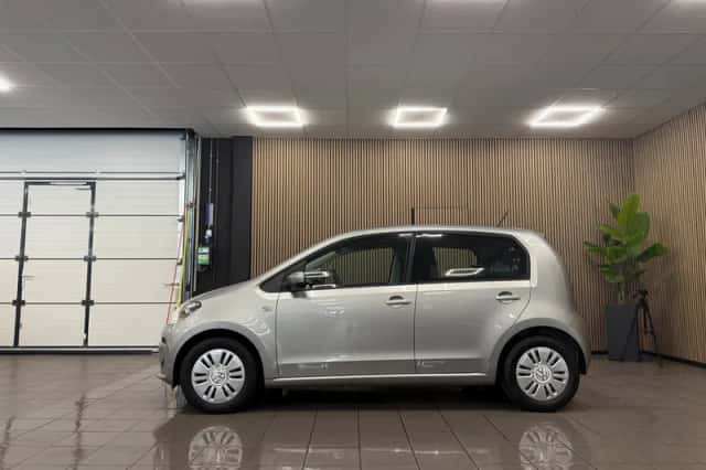 Volkswagen Up! (2014) thumbnail 2