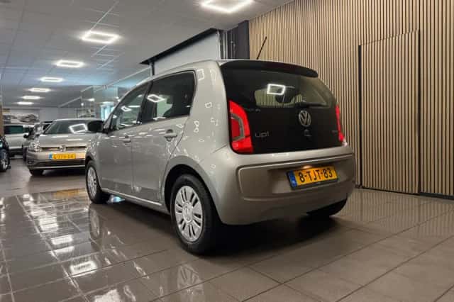 Volkswagen Up! (2014) thumbnail 3