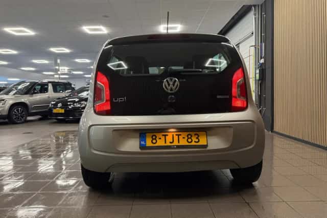 Volkswagen Up! (2014) thumbnail 4