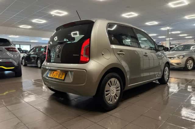 Volkswagen Up! (2014) thumbnail 6