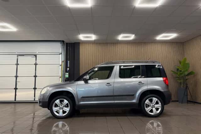 Škoda Yeti (2012) thumbnail 2
