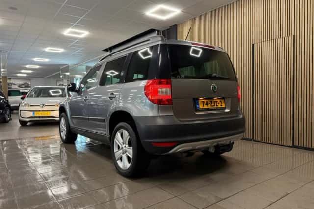 Škoda Yeti (2012) thumbnail 3