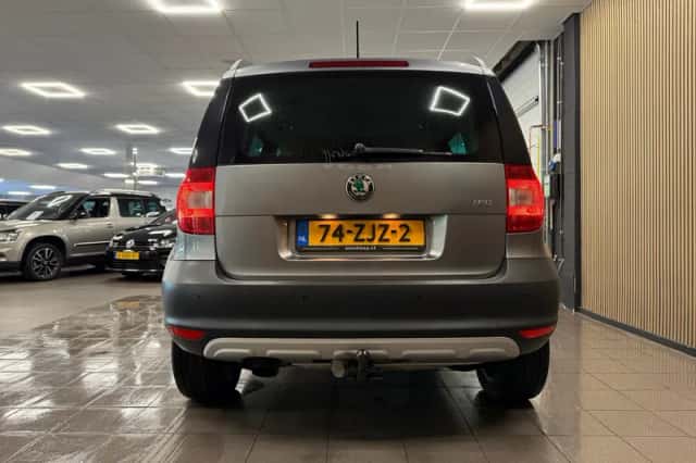 Škoda Yeti (2012) thumbnail 4