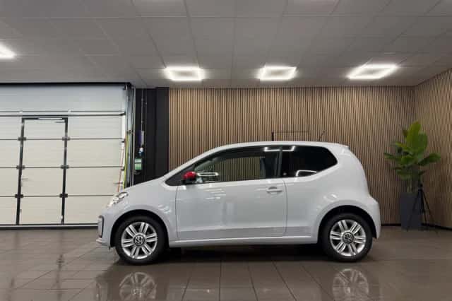 Volkswagen Up! (2017) thumbnail 2