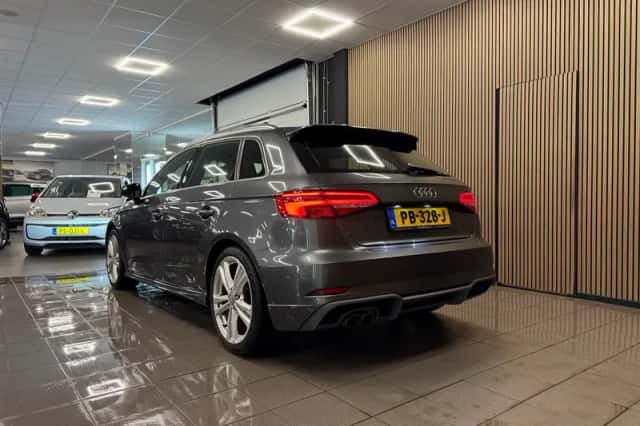 Audi A3 (2017) thumbnail 3
