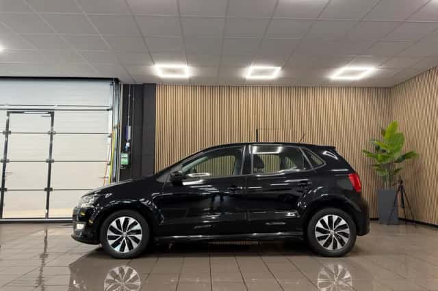 Volkswagen Polo (2016) thumbnail 2