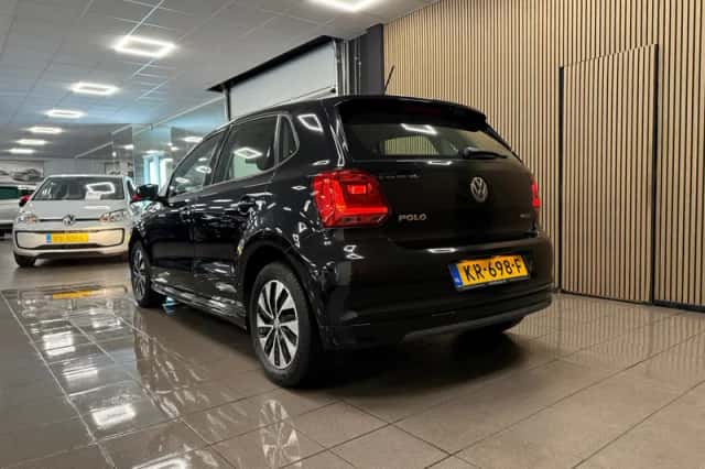 Volkswagen Polo (2016) thumbnail 3