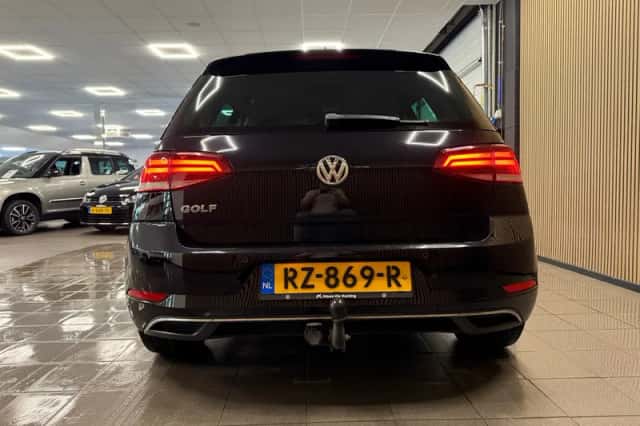 Volkswagen Golf (2018) thumbnail 4