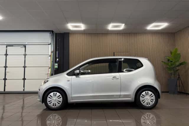 Volkswagen Up! (2013) thumbnail 2